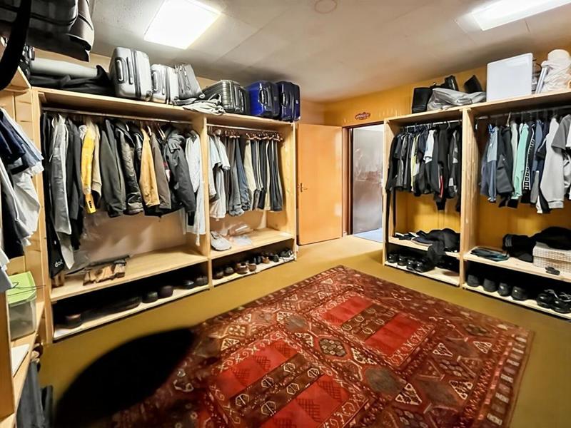 Maison - 335 m² - 12 pièces