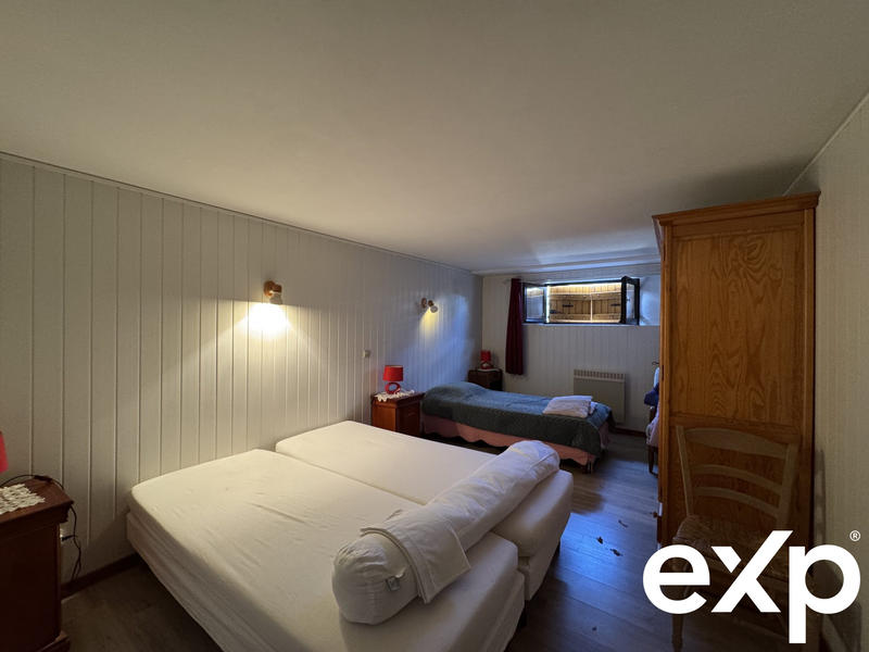 Maison - 182 m² - 7 pièces