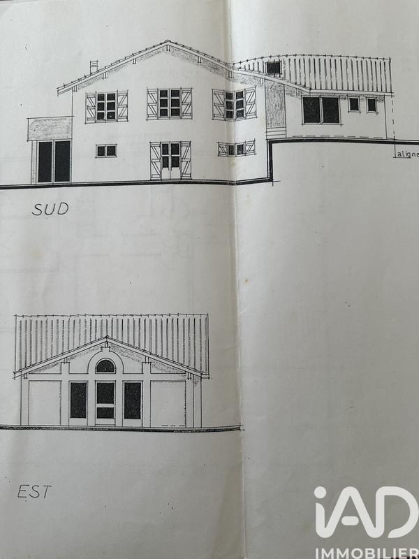 Maison - 200 m² - 7 pièces