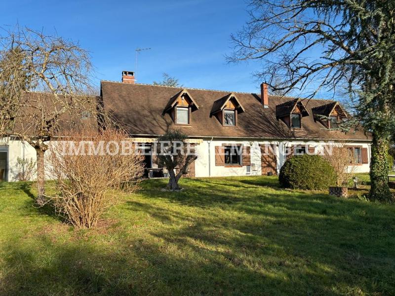 Demeure - 357 m² - 10 pièces