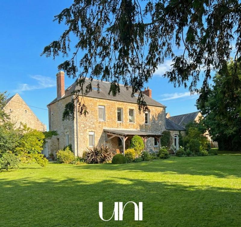 Propriété - 415 m² - 15 pièces