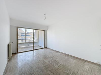 Studio - 28 m² - 1 pièce