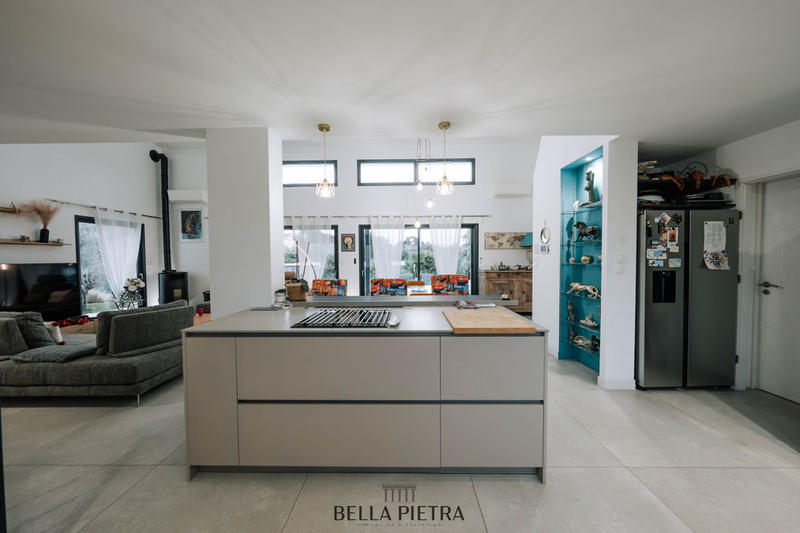 Maison - 218 m² - 5 pièces