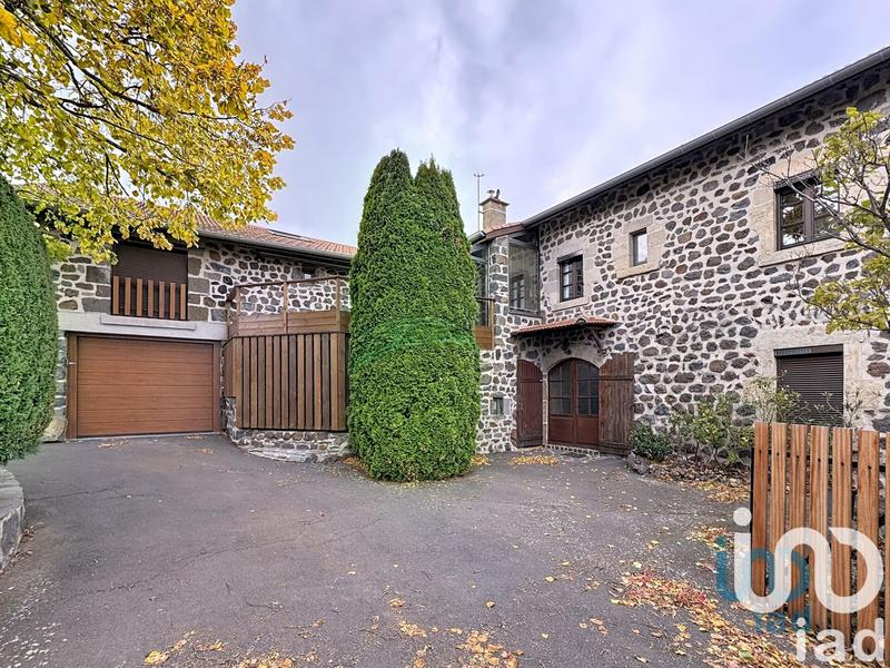 Maison - 210 m² - 7 pièces