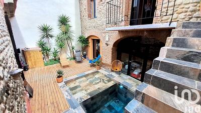 Maison - 180 m² - 8 pièces