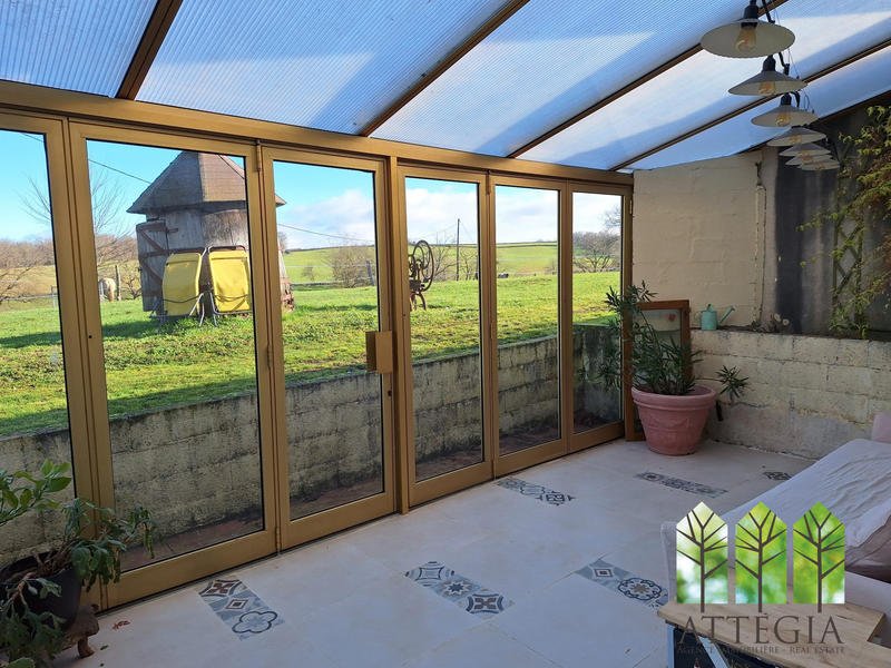 Maison - 220 m² - 7 pièces