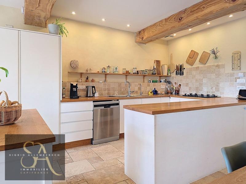 Propriété - 339 m² - 12 pièces