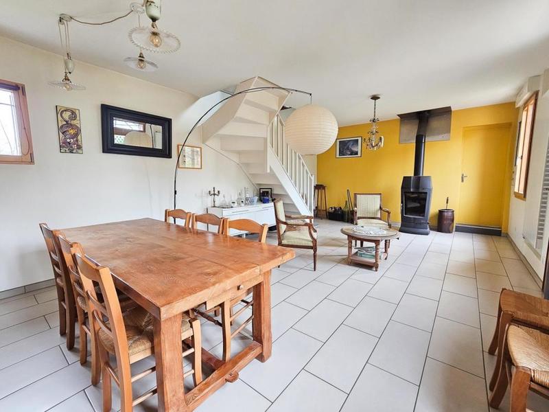 Maison - 102 m² - 4 pièces