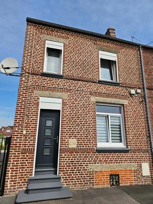 Maison - 95 m² - 5 pièces