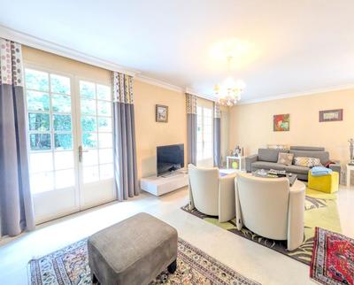 Maison - 143 m² - 6 pièces