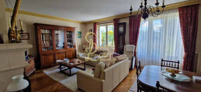 Maison - 200 m² - 6 pièces