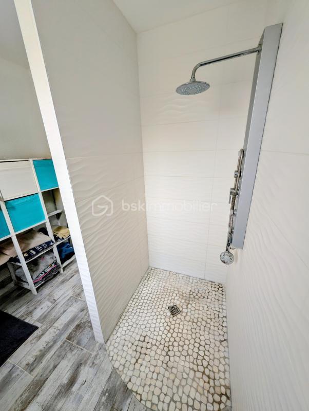 Maison traditionnelle - 141 m² - 4 pièces