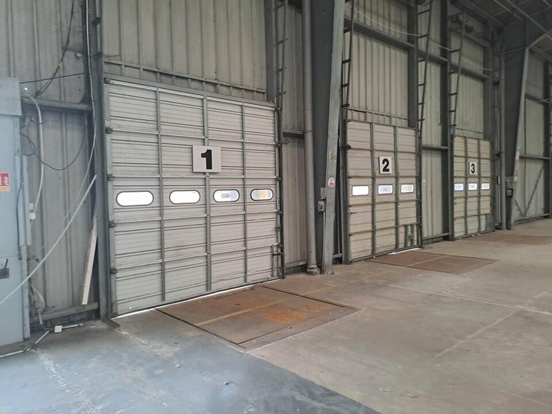 Entrepôt - 9 546 m²