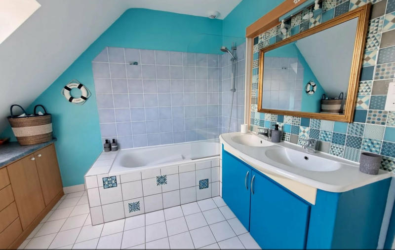 Maison - 258 m² - 13 pièces