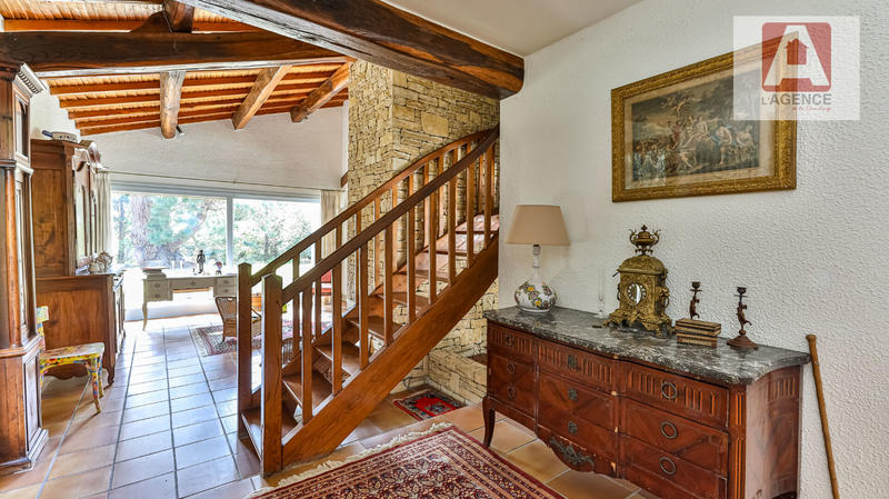 Maison - 198 m² - 7 pièces