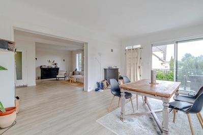 Maison - 180 m² - 8 pièces