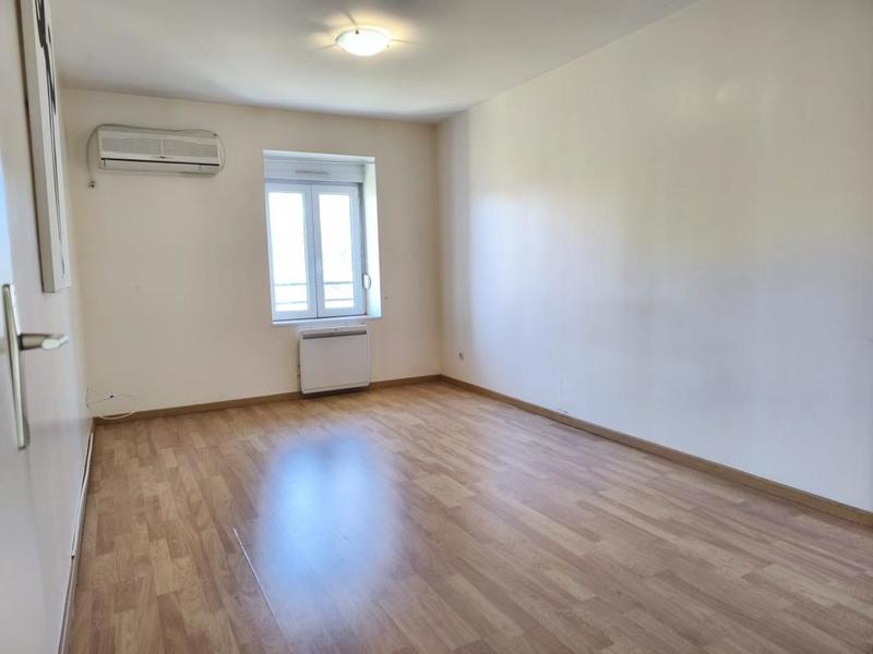 Appartement - 99 m² - 4 pièces