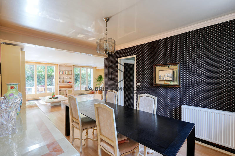 Maison - 177 m² - 7 pièces