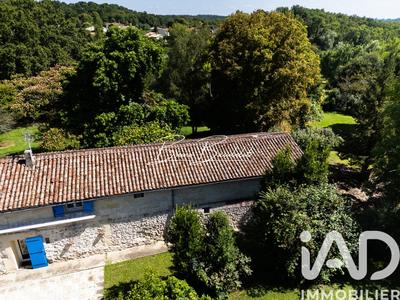 Maison - 239 m² - 8 pièces