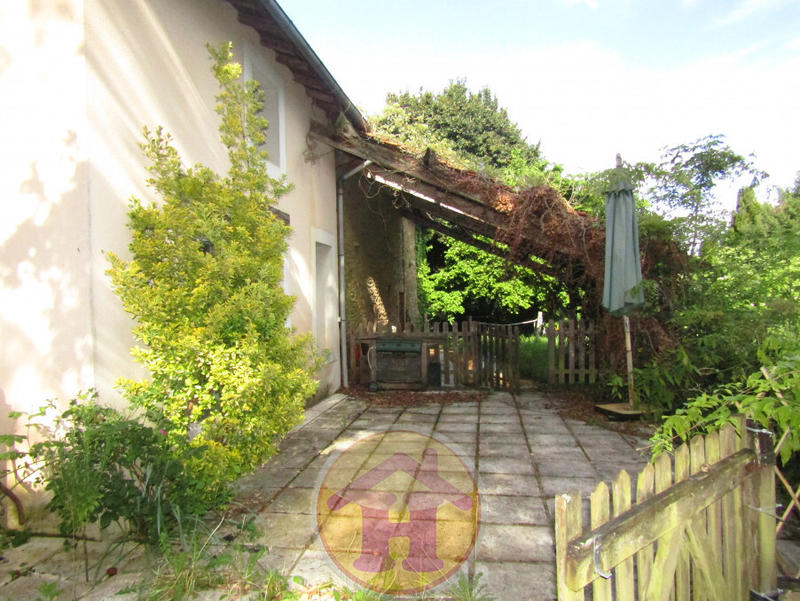 Maison - 270 m² - 6 pièces