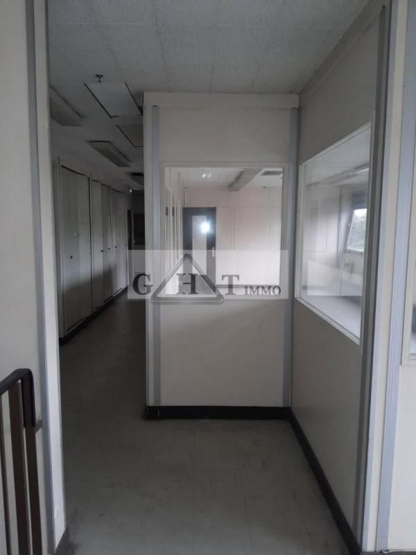 Entrepôt - 2 725 m²