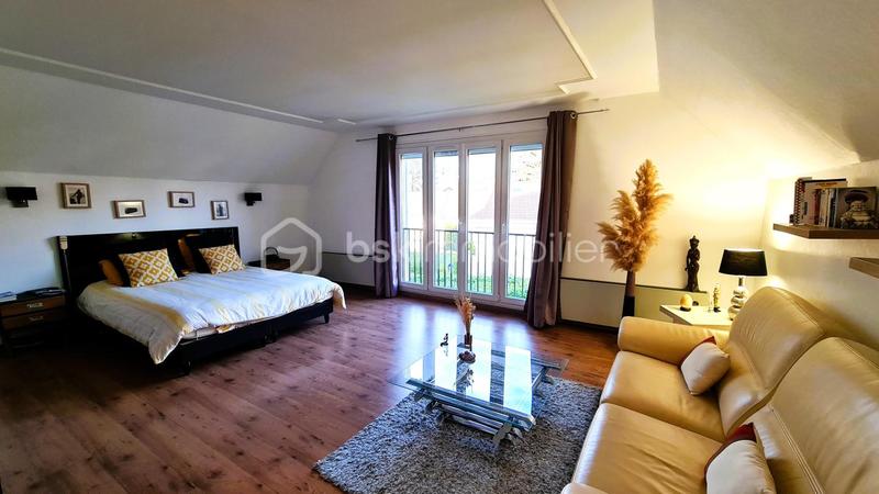 Maison - 178 m² - 7 pièces