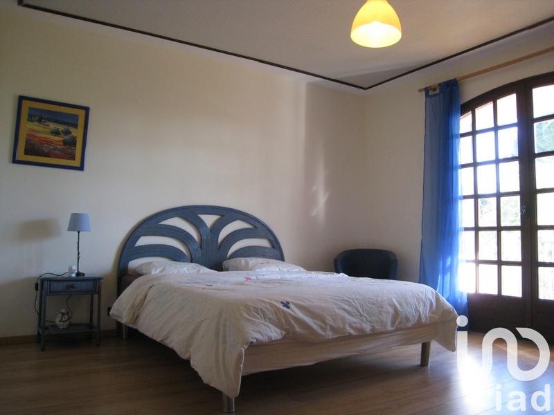 Maison - 330 m² - 8 pièces