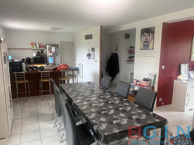 Maison - 111 m² - 6 pièces