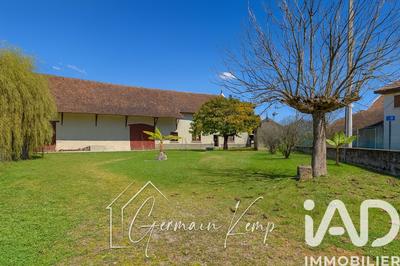 Maison - 250 m² - 9 pièces