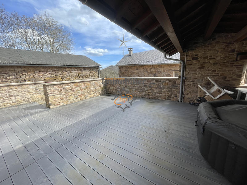 Maison - 233 m² - 8 pièces