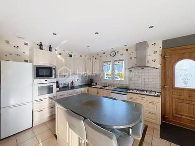 Maison traditionnelle - 110 m² - 7 pièces