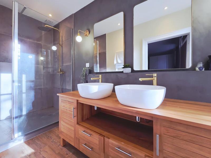 Maison - 198 m² - 7 pièces