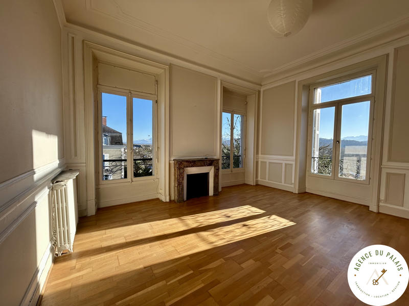 Appartement - 160 m² - 5 pièces