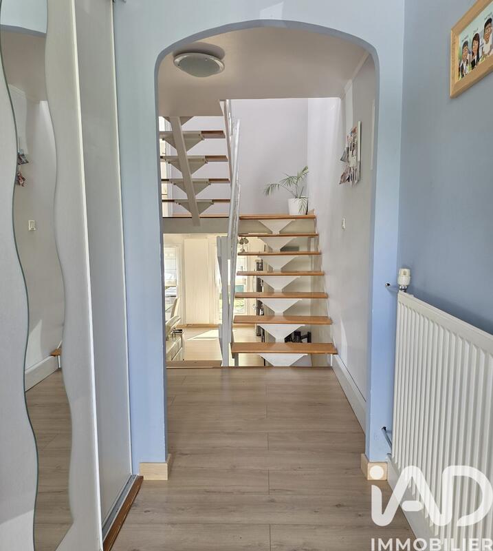 Maison - 98 m² - 5 pièces