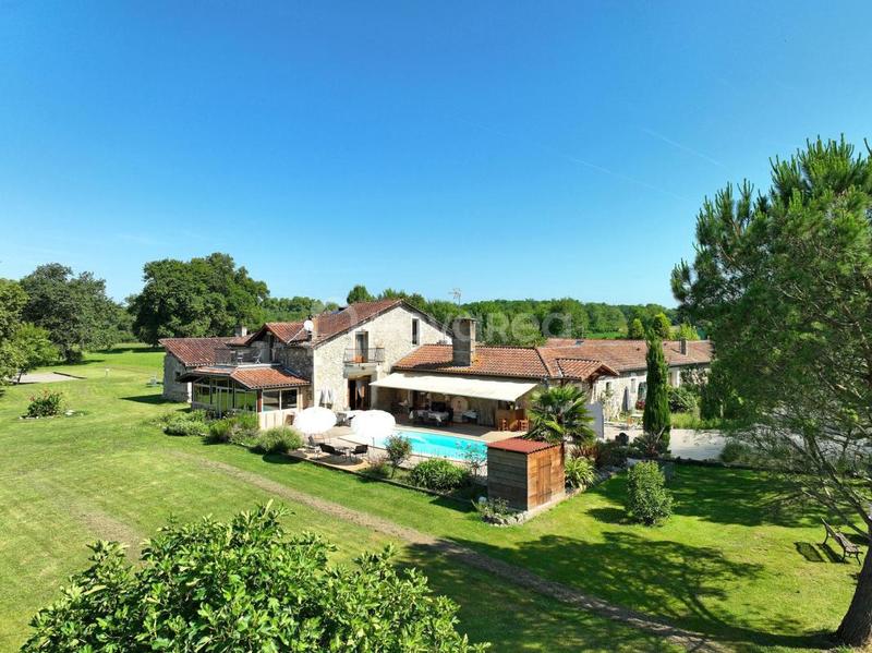 Maison de campagne - 534 m² - 15 pièces
