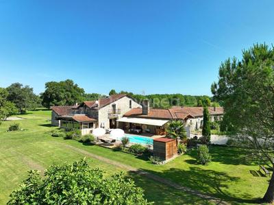 Maison de campagne - 534 m² - 15 pièces