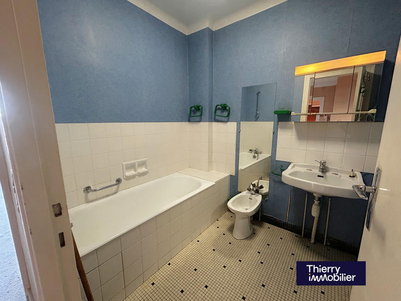 Appartement - 90 m² - 4 pièces