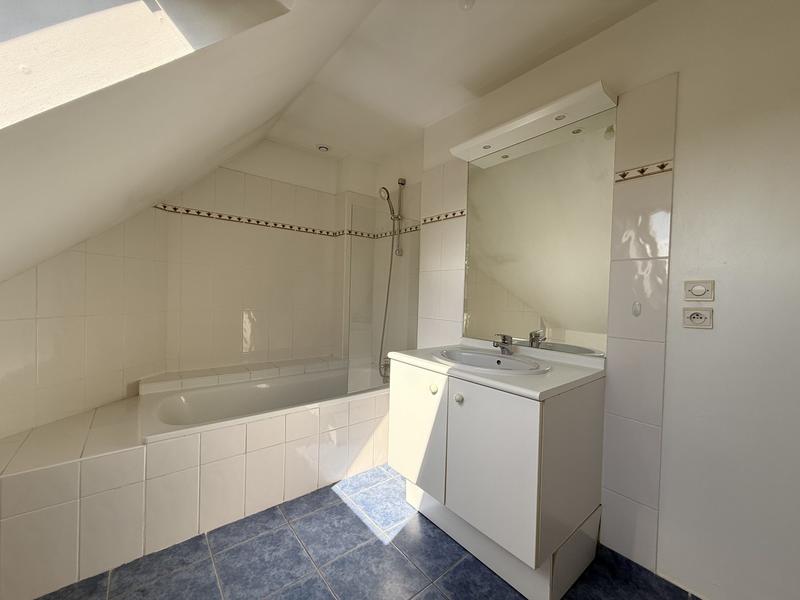 Maison - 97 m² - 5 pièces