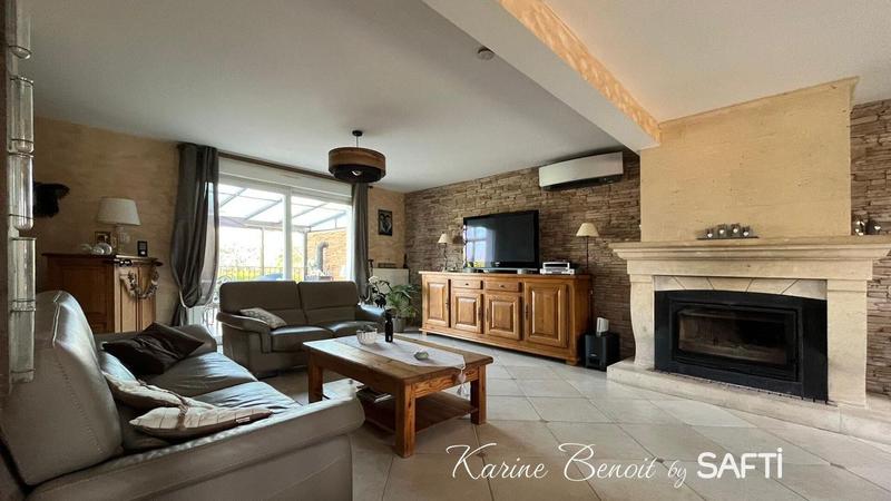 Maison - 238 m² - 9 pièces