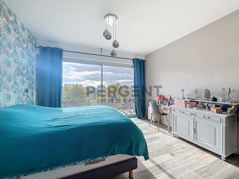 Maison - 304 m² - 9 pièces