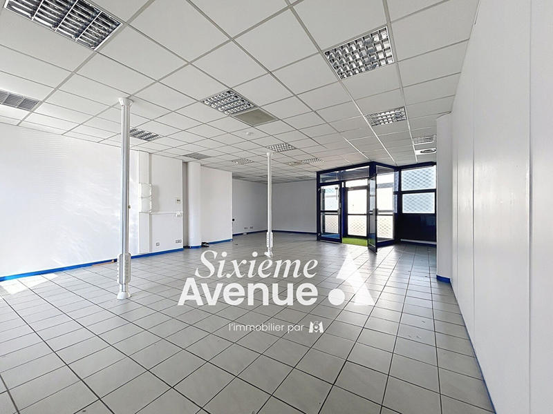 Local d'activité / Entrepôt - 925 m²