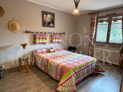 Maison - 203 m² - 7 pièces