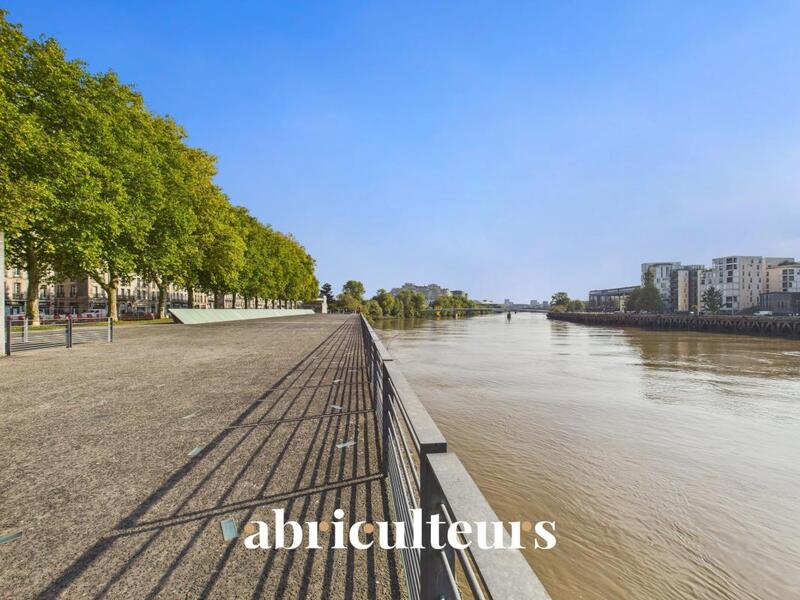 Appartement ancien - 107 m² - 5 pièces