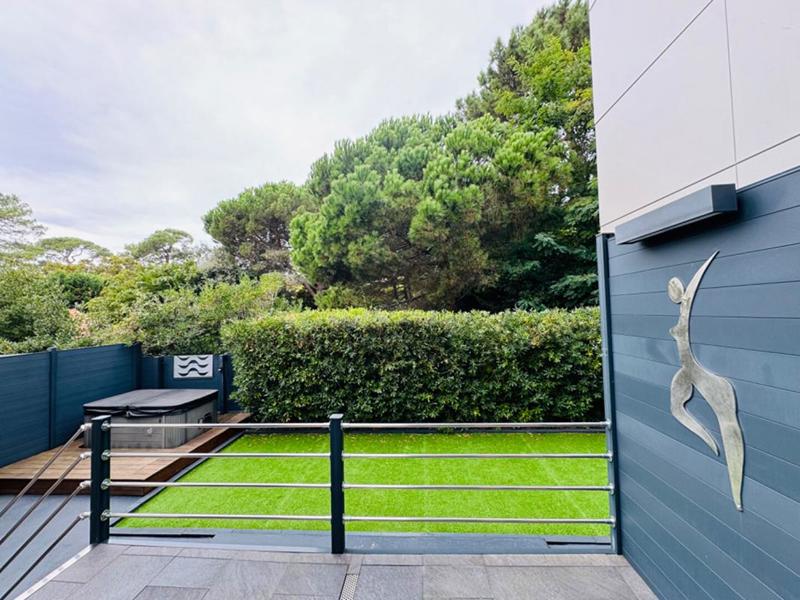 Maison - 203 m² - 8 pièces