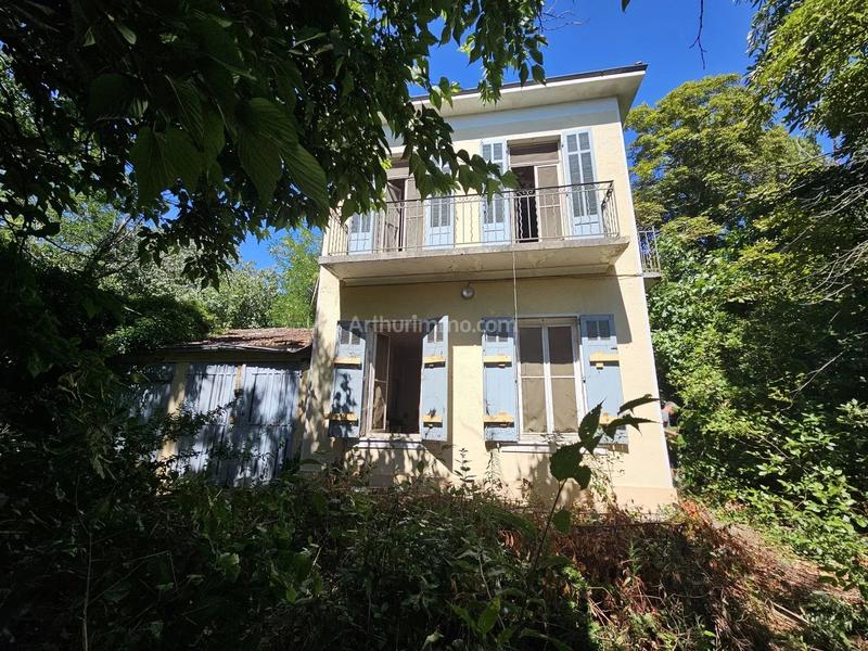 Maison - 140 m² - 9 pièces