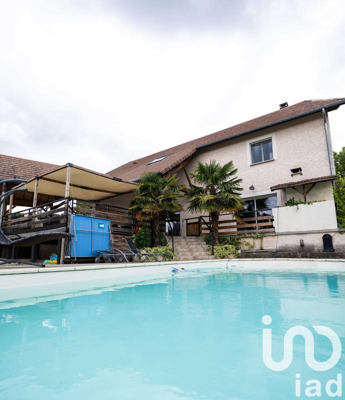 Maison - 180 m² - 6 pièces