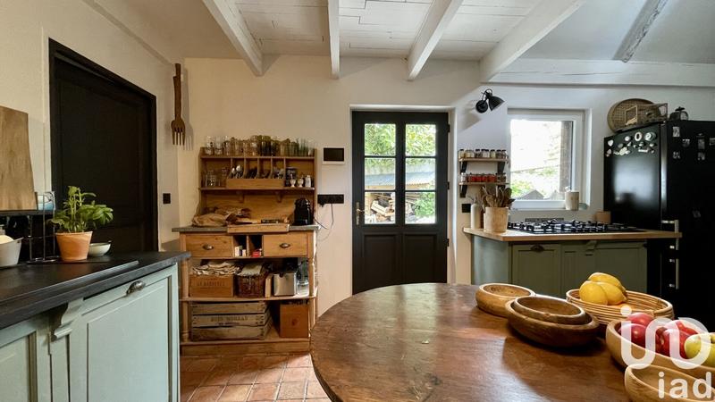 Maison - 213 m² - 9 pièces