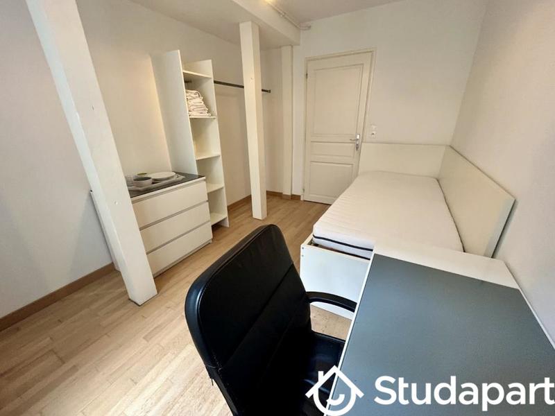 Chambre - 10 m² - 1 pièce