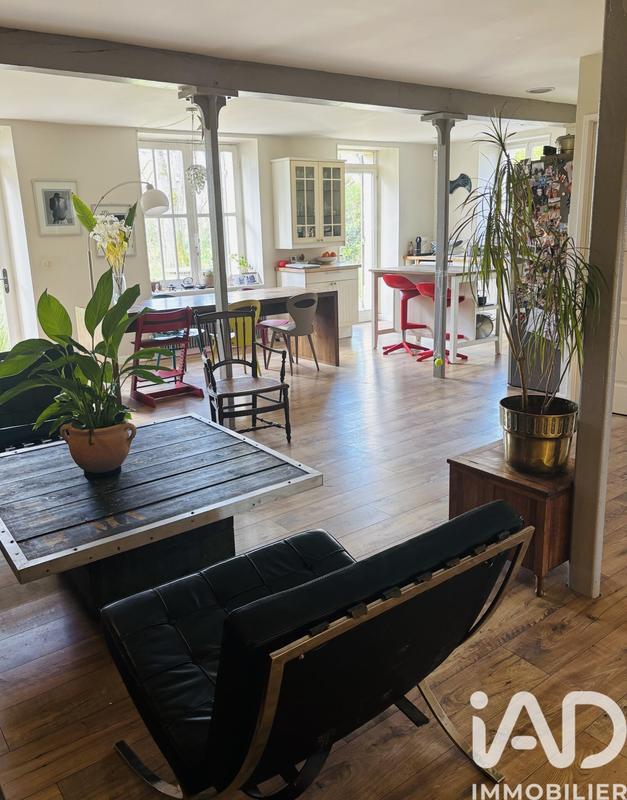 Maison - 167 m² - 6 pièces