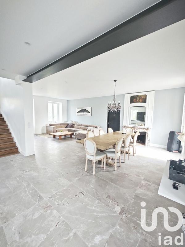 Château - 215 m² - 6 pièces